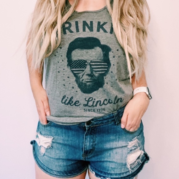 Funny Graphic Tee "Drinkin Like Lincoln" Tank Top Gray Medium - Picture 4 of 4